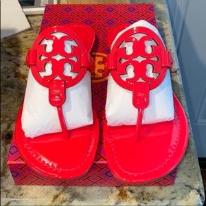 Tory Burch Miller Sandal in fluo fuchsia
